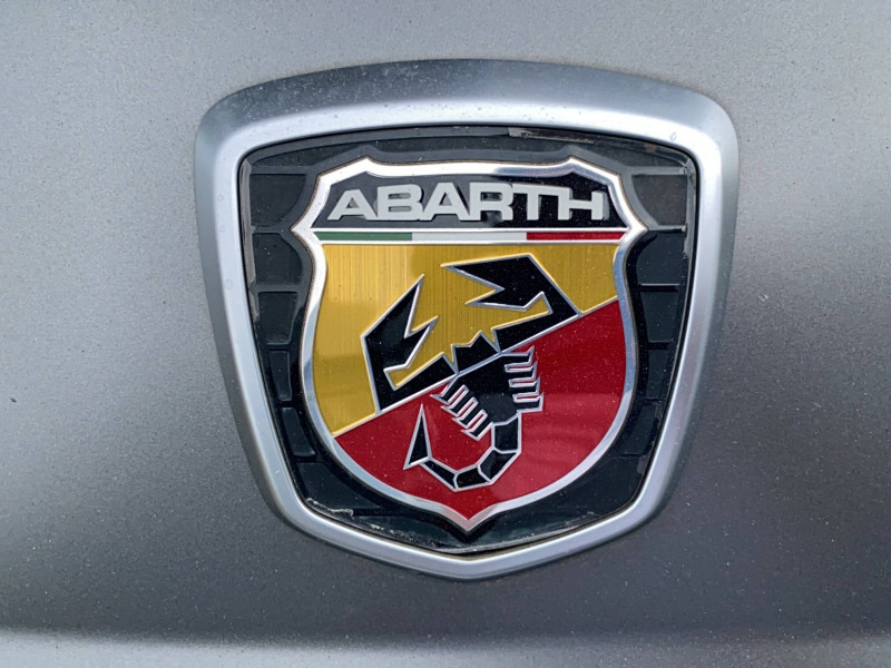 Abarth 500 595 1.4 Turbo 16V T-Jet 160 ch Turismo A 3p 2015 - photo n°10 Abarth 500 595 1.4 Turbo 16V T-Jet 160 ch Turismo A 3p  occasion à Muret - photo n°10