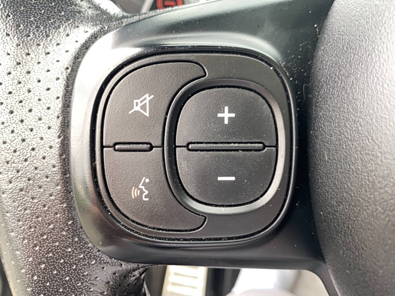 Abarth 500 595 1.4 Turbo 16V T-Jet 160 ch Turismo A 3p 2015 - photo n°18 Abarth 500 595 1.4 Turbo 16V T-Jet 160 ch Turismo A 3p  occasion à Muret - photo n°18