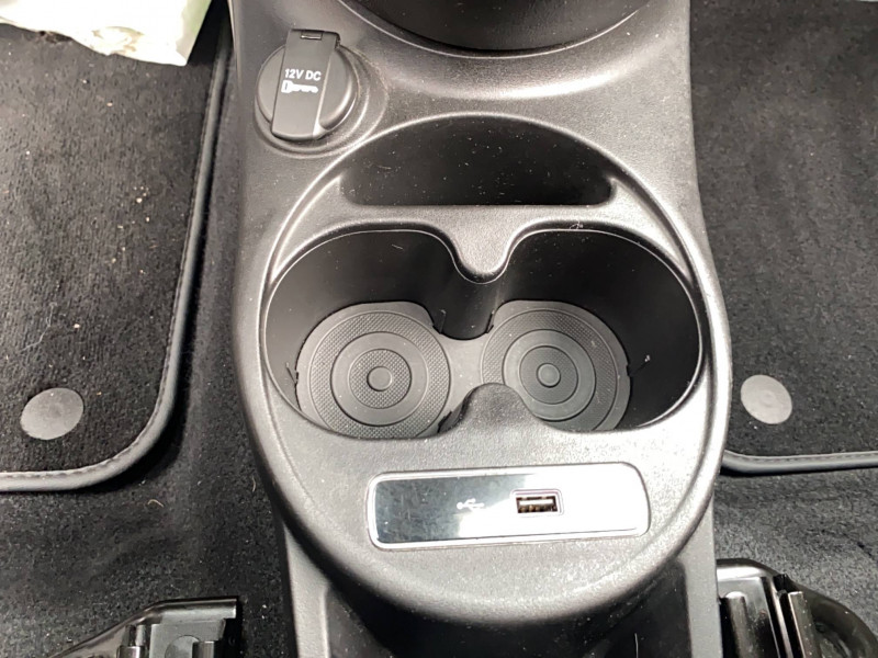 Abarth 500 595 1.4 Turbo 16V T-Jet 160 ch Turismo A 3p 2015 - photo n°17 Abarth 500 595 1.4 Turbo 16V T-Jet 160 ch Turismo A 3p  occasion à Muret - photo n°17