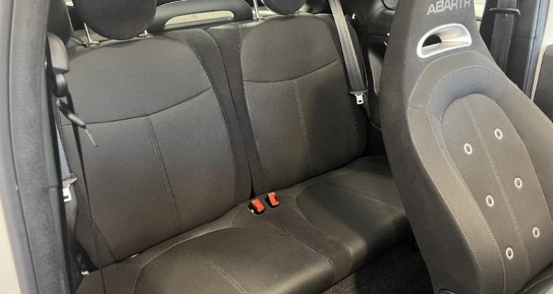 Abarth 595 595C 1.4 Turbo 16V T-Jet 145 ch BVM5 2019 - photo n°6 Abarth 595 595C 1.4 Turbo 16V T-Jet 145 ch BVM5  occasion à CREUZIER LE VIEUX - photo n°6