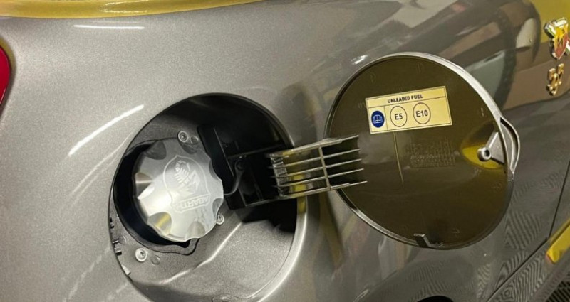 Abarth 595 Fiat 500 1.4i 16V - 165 - BVR Euro 6d temp Scorpioneoro  occasion � Issoire - photo n�7