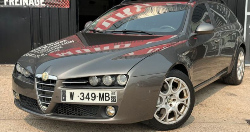 Alfa-romeo 159 break 3.2 v6 260ch distinctive feux xeno