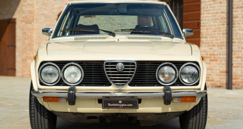 Alfa romeo Alfetta 1977 1600 1977 - photo n°2 Alfa romeo Alfetta 1977 1600  occasion à Reggio Emilia - photo n°2