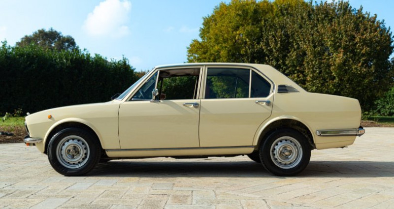 Alfa romeo Alfetta 1977 1600 1977 - photo n°3 Alfa romeo Alfetta 1977 1600  occasion à Reggio Emilia - photo n°3
