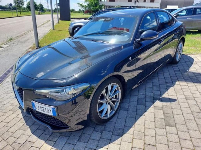 Alfa romeo Giulia ALFA ROMEO Giulia 2.2 Turbodiesel 190 CV AT8 Ti 2022 - photo n°6 Alfa romeo Giulia ALFA ROMEO Giulia 2.2 Turbodiesel 190 CV AT8 Ti  occasion à L'Union - photo n°6