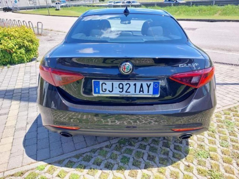 Alfa romeo Giulia ALFA ROMEO Giulia 2.2 Turbodiesel 190 CV AT8 Ti 2022 - photo n°8 Alfa romeo Giulia ALFA ROMEO Giulia 2.2 Turbodiesel 190 CV AT8 Ti  occasion à L'Union - photo n°8
