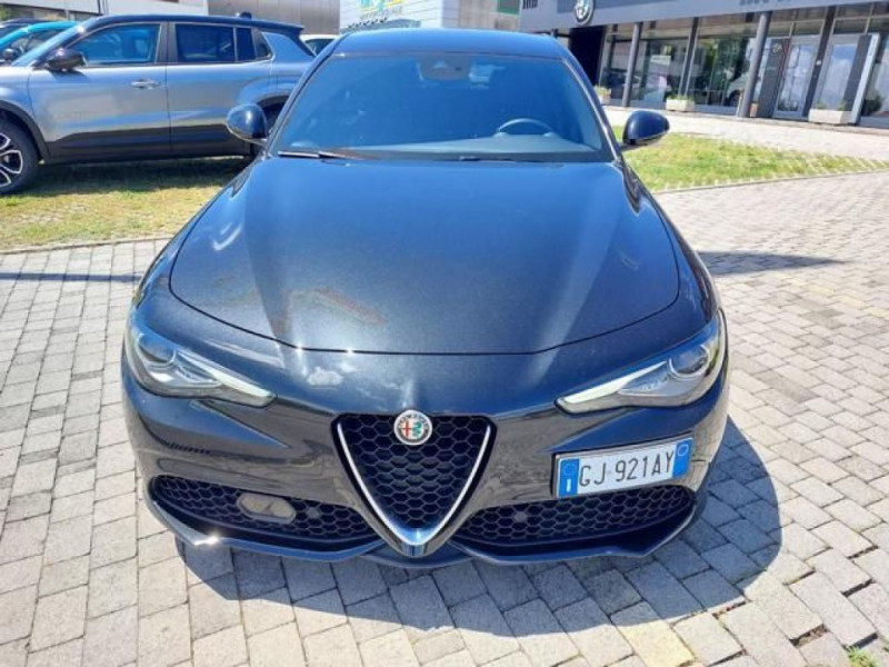 Alfa romeo Giulia ALFA ROMEO Giulia 2.2 Turbodiesel 190 CV AT8 Ti 2022 - photo n°7 Alfa romeo Giulia ALFA ROMEO Giulia 2.2 Turbodiesel 190 CV AT8 Ti  occasion à L'Union - photo n°7