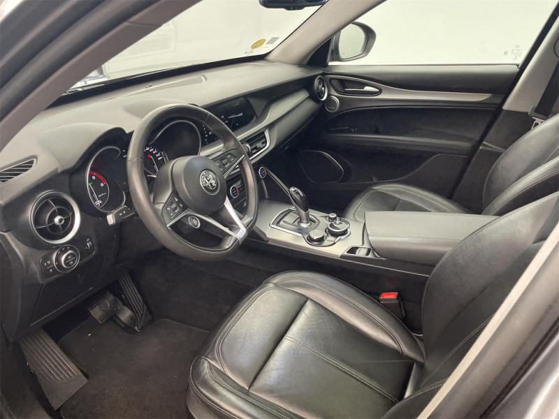 Alfa romeo Stelvio Stelvio 2.2 210 ch Q4 AT8 Super 2018 - photo n°18 Alfa romeo Stelvio Stelvio 2.2 210 ch Q4 AT8 Super  occasion à Sallanches - photo n°18