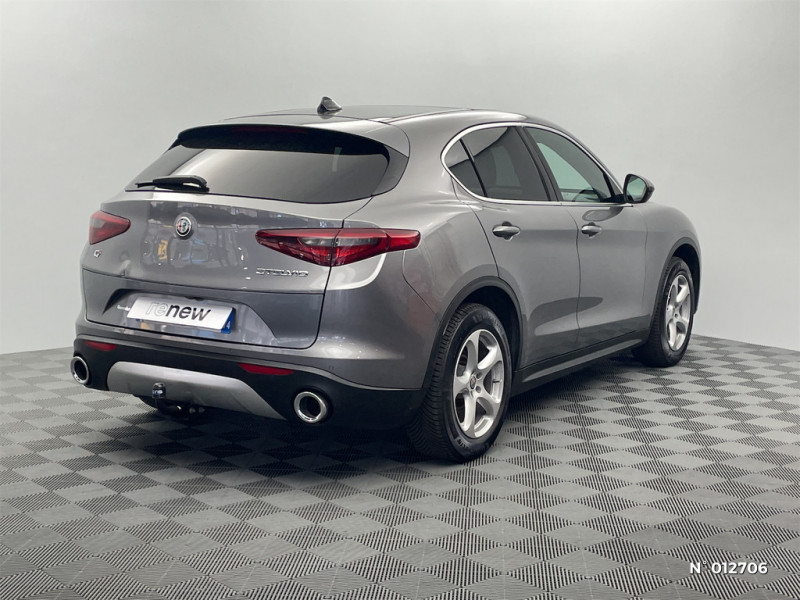 Alfa romeo Stelvio Stelvio 2.2 210 ch Q4 AT8 Super 2018 - photo n°4 Alfa romeo Stelvio Stelvio 2.2 210 ch Q4 AT8 Super  occasion à Sallanches - photo n°4