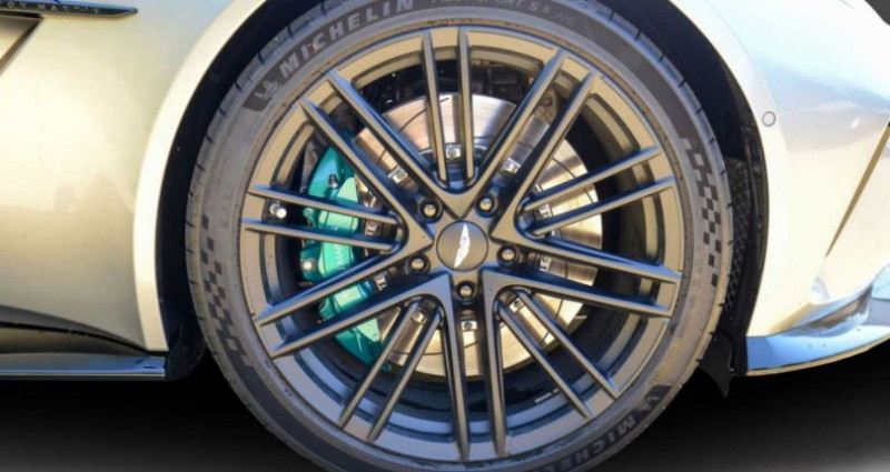 Aston martin V8 Vantage Cabriolet  occasion � Sainte Genevi�ve Des Bois - photo n�4