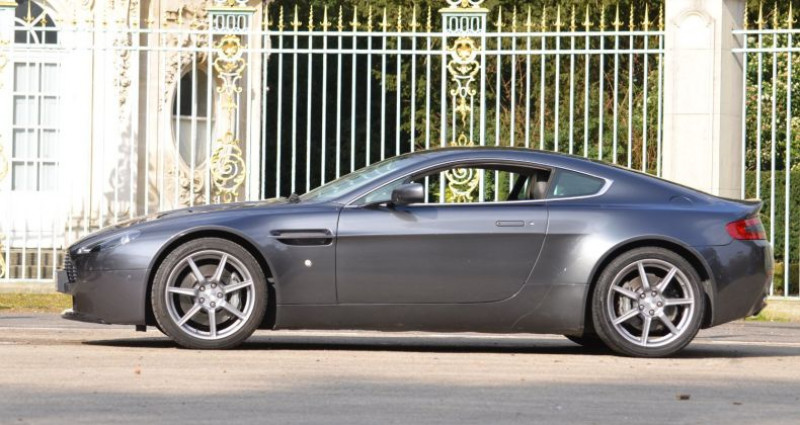 Aston martin V8 Vantage Coup 4.3  occasion à PARIS - photo n°4