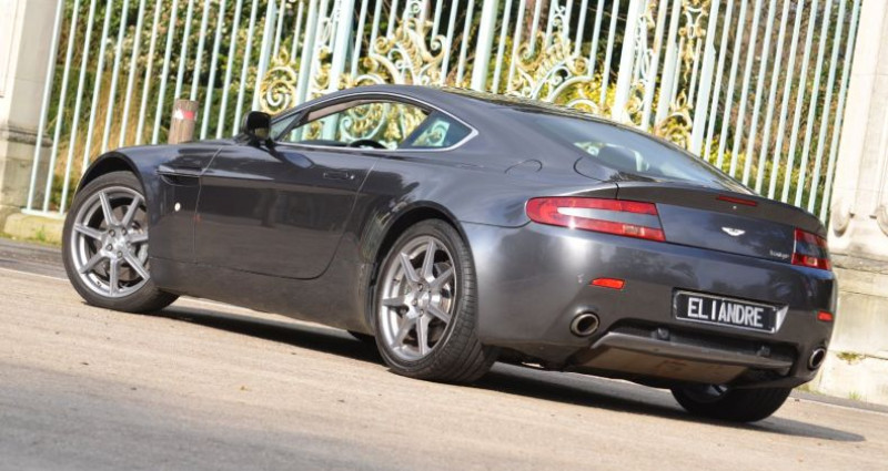 Aston martin V8 Vantage Coup 4.3  occasion à PARIS - photo n°5