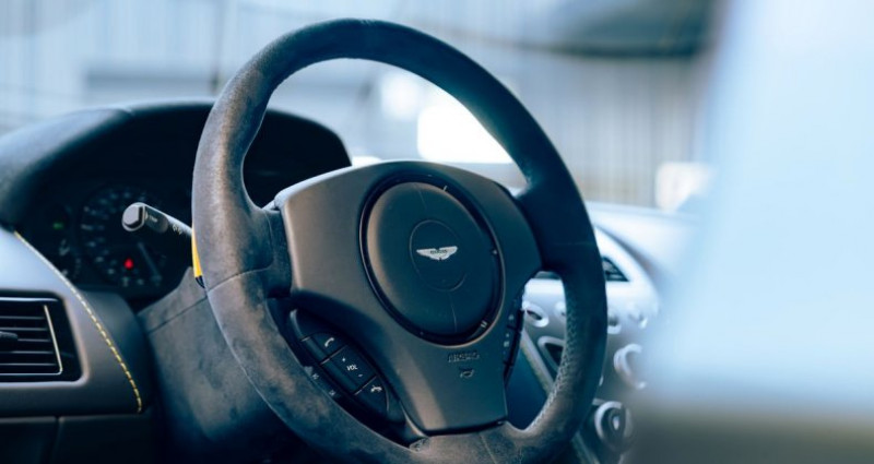 Aston martin V8 Vantage N8 4.7 N430 Clubsport pack graphique race alloro green elect  occasion &agrave; Sausheim - photo n&deg;5