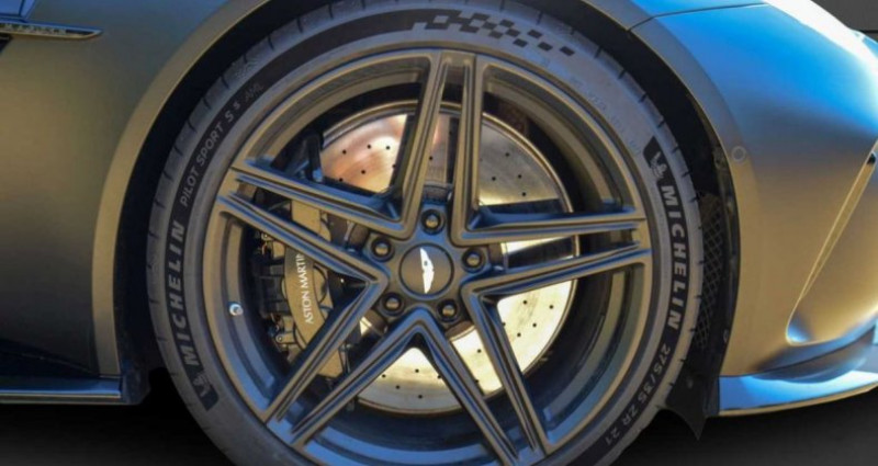 Aston martin V8 Vantage Noir onyx satin // Alcantara  occasion � Sainte Genevi�ve Des Bois - photo n�3