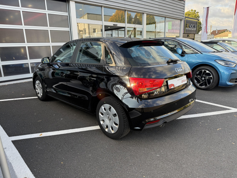 Audi A1 Sportback A1 Sportback 1.4 TDI 90 ultra Attraction 5p  occasion à Aurillac - photo n°3