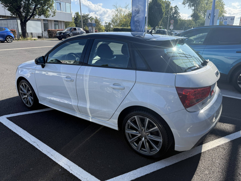 Audi A1 Sportback A1 Sportback 1.6 TDI 90 Attraction 5p  occasion  Aurillac - photo n3