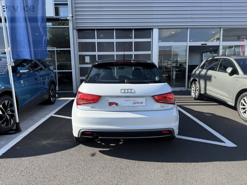 Audi A1 Sportback A1 Sportback 1.6 TDI 90 Attraction 5p  occasion  Aurillac - photo n5