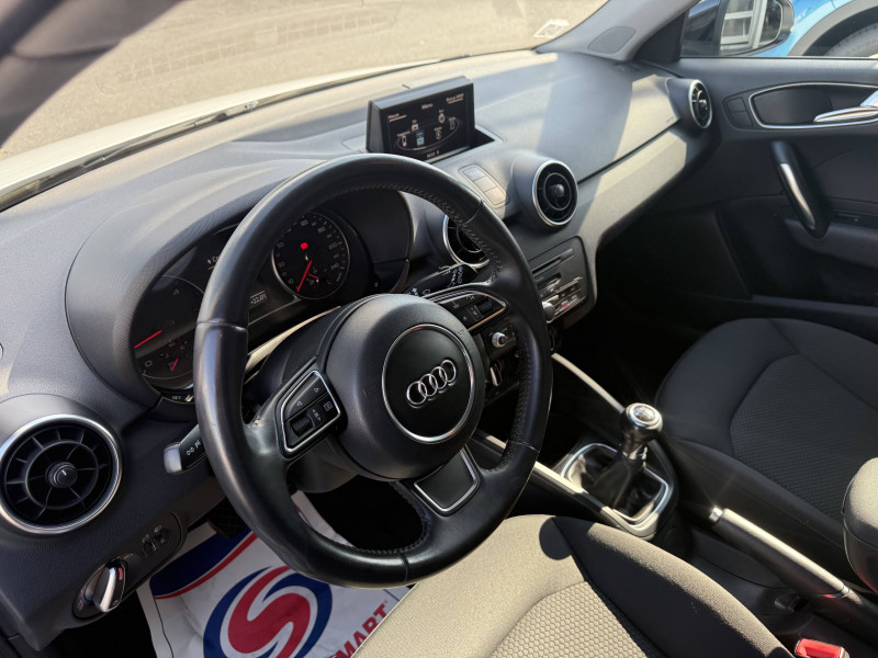 Audi A1 Sportback A1 Sportback 1.6 TDI 90 Attraction 5p  occasion  Aurillac - photo n11