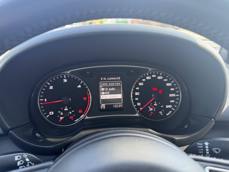Audi A1 Sportback A1 Sportback 1.6 TDI 90 Attraction 5p  occasion  Aurillac - photo n13