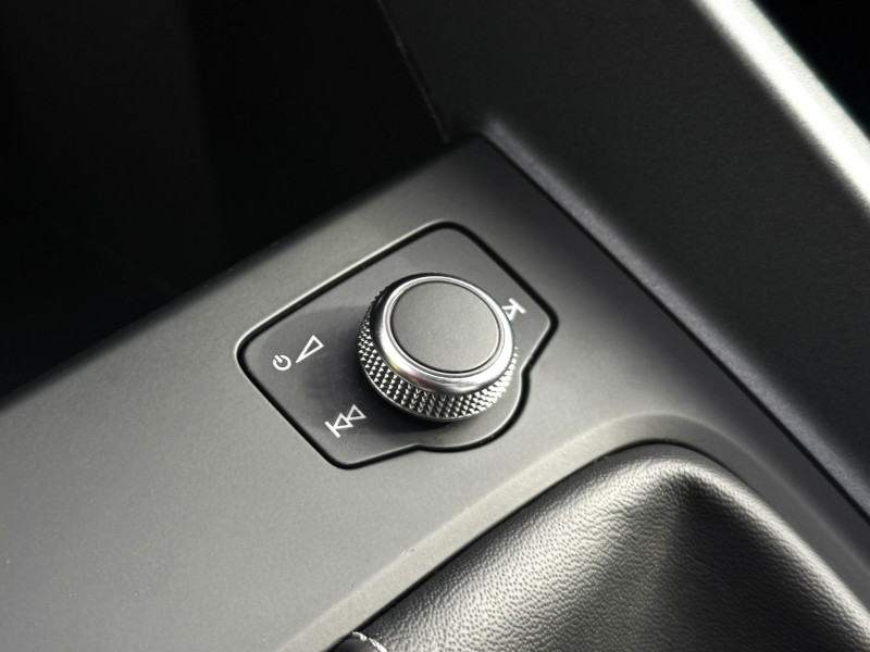 Audi A1 Sportback A1 Sportback 30 TFSI 110 ch BVM6 S Line 5p  occasion &agrave; Onet-le-Ch�teau - photo n&deg;8