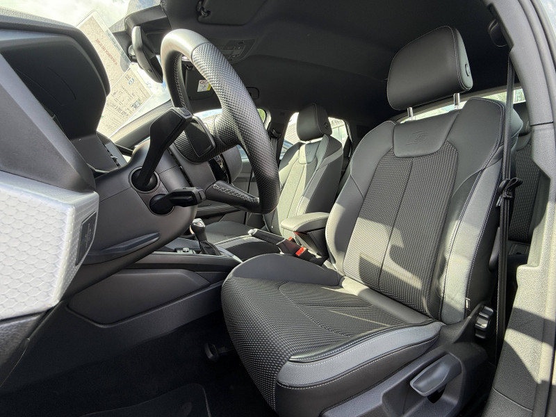Audi A1 Sportback A1 Sportback 35 TFSI 150 ch S tronic 7 S Line 5p  occasion à Onet-le-Chteau - photo n°5
