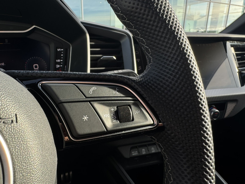 Audi A1 Sportback A1 Sportback 35 TFSI 150 ch S tronic 7 S Line Plus 5p  occasion &agrave; Onet-le-Ch�teau - photo n&deg;16