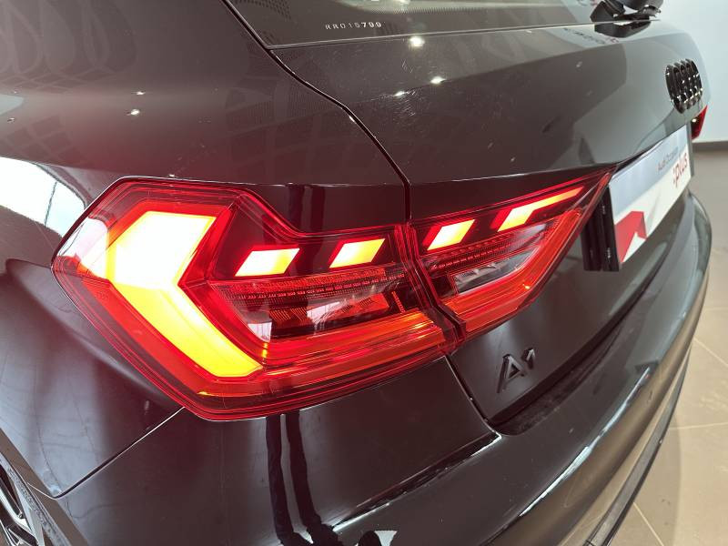 Audi A1 Sportback Sportback 30 TFSI 110 ch S tronic 7 S line  occasion  ROISSY-EN-France - photo n6