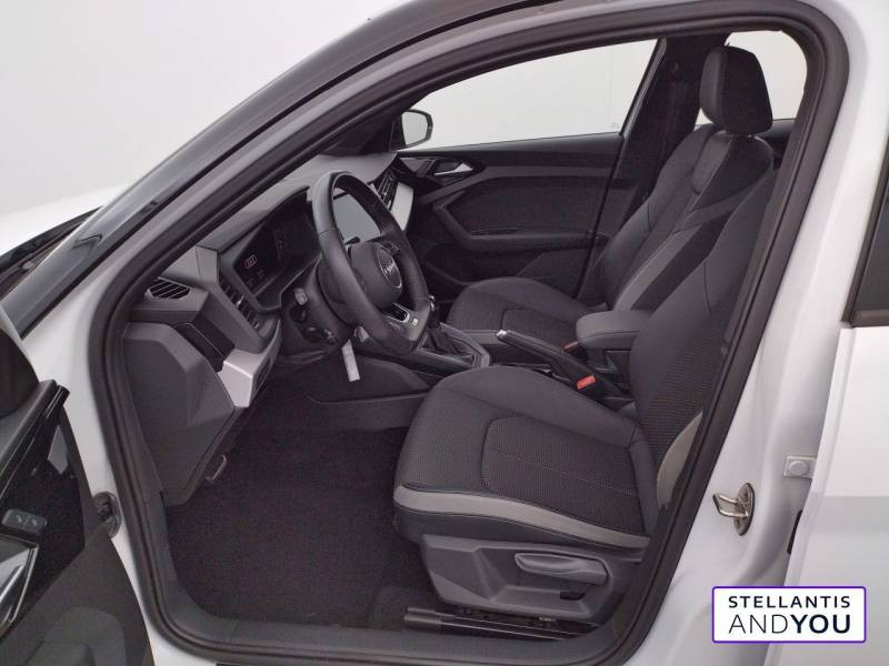 Audi A1 Sportback Sportback 30 TFSI 116 ch S tronic 7 S line  occasion à RILLIEUX LA PAPE - photo n°10