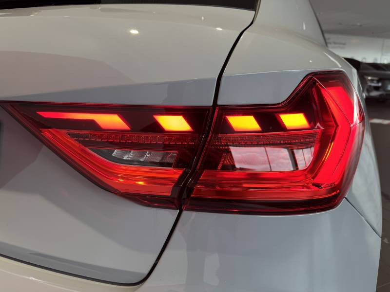 Audi A1 Sportback Sportback 35 TFSI 150 ch S tronic 7 S line  occasion  ROISSY-EN-France - photo n8