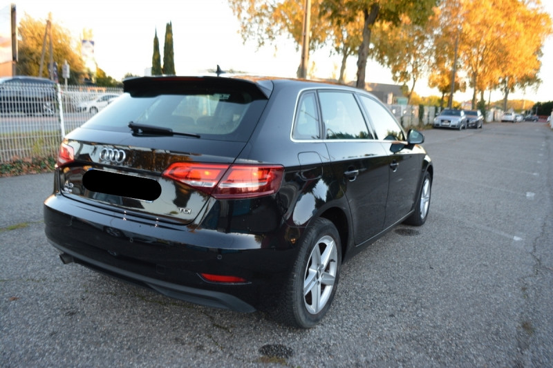 Audi A3 Sportback 1.6 TDI 110CH BUSINESS LINE 2017 - photo n°8 Audi A3 Sportback 1.6 TDI 110CH BUSINESS LINE  occasion à Toulouse - photo n°8