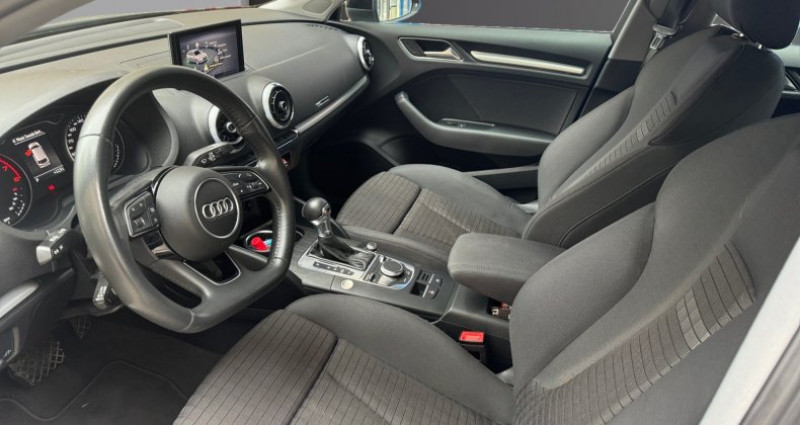 Audi A3 Sportback 35 TFSI CoD 150 S tronic 7 Midnight Series 2019 - photo n°6 Audi A3 Sportback 35 TFSI CoD 150 S tronic 7 Midnight Series  occasion à PARIS - photo n°6