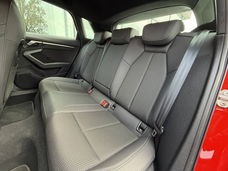 Audi A3 Sportback A3 Sportback 35 TDI 150 S tronic 7 s line 5p  occasion à Onet-le-Chteau - photo n°8
