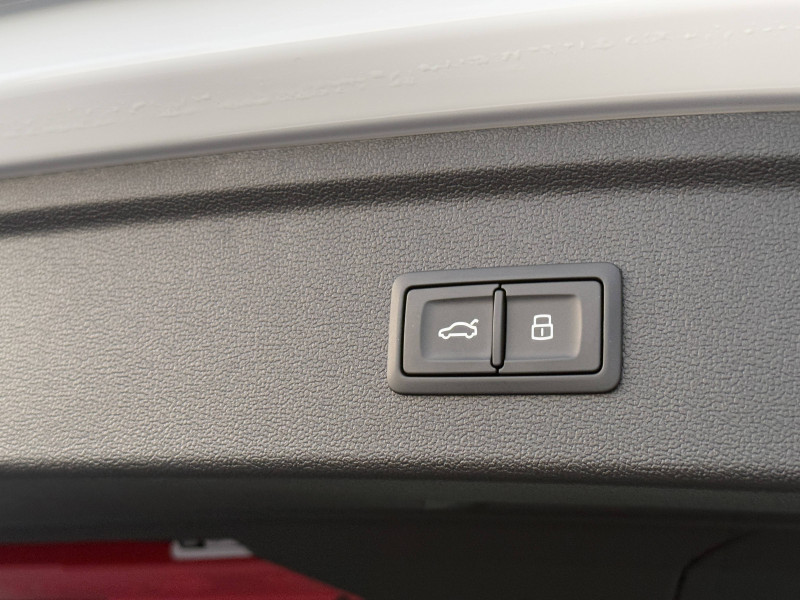 Audi A3 Sportback A3 Sportback 40 TFSI e Hybride rechargeable 204 S tronic 6 S  occasion à Onet-le-Chteau - photo n°9