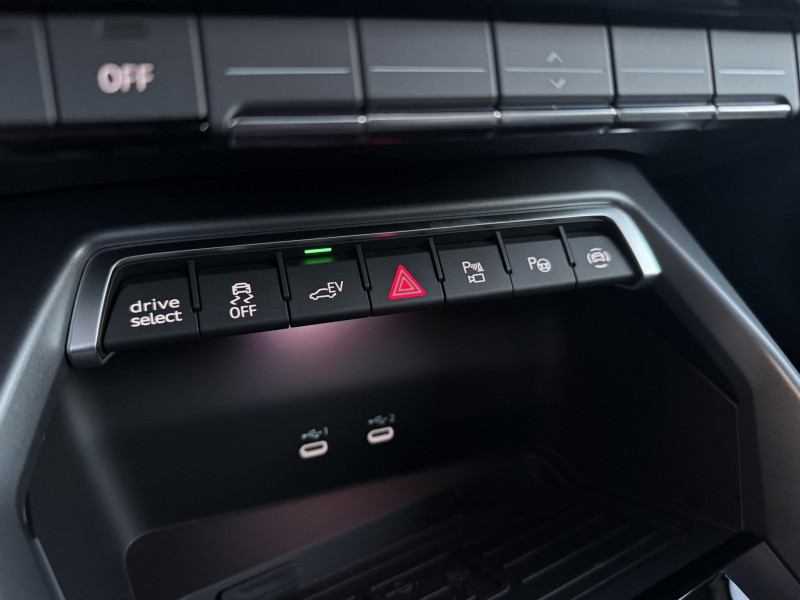 Audi A3 Sportback A3 Sportback TFSI e Hybride rechargeable 204 S tronic 6 S li  occasion � Onet-le-Ch�teau - photo n�11