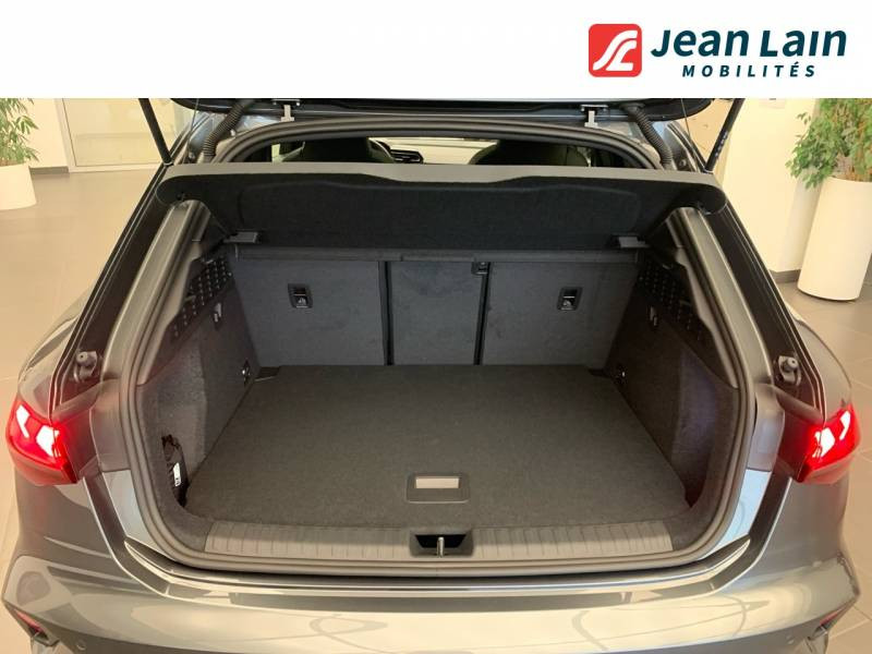 Audi A3 Sportback Sportback 35 TFSI Mild Hybrid 150 S tronic 7 S line  occasion  Ville-la-Grand - photo n10