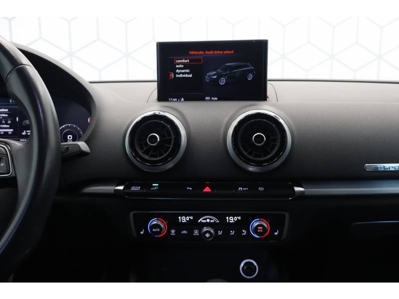 Audi A3 Sportback Sportback 40 e-tron 204 S tronic 6 Design Luxe  occasion  Lescar - photo n11