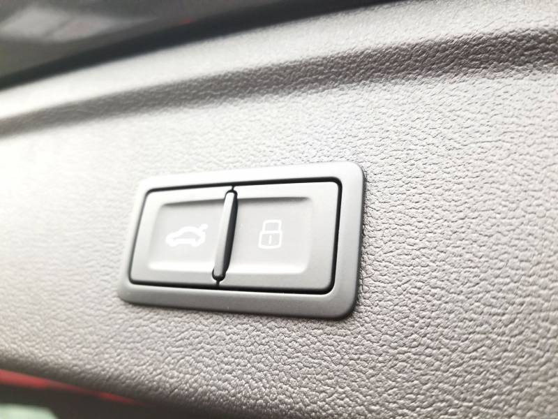 Audi A3 Sportback Sportback 40 TFSI e Hybride rechargeable 204 S tronic 6 S li  occasion à Paris - photo n°8