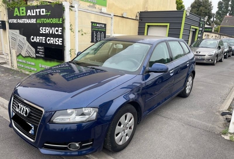 Audi A3 1.6 TDI 105CH DPF START/STOP AMBITION LU