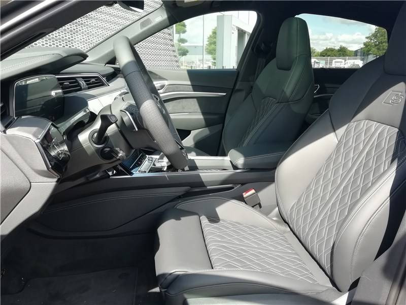 Audi E-tron S SPORTBACK e-tron S Sportback 503 ch e-quattro Sport  occasion à VIRE NORMANDIE - photo n°7