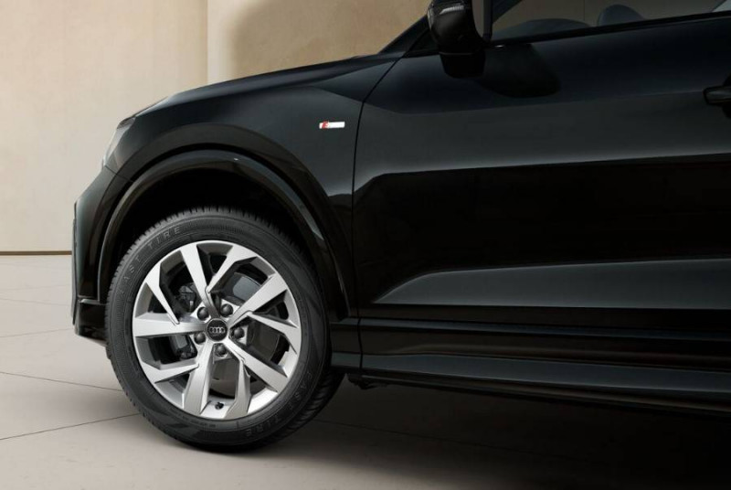 Audi Q2 35 tfsi 150 s tronic 7 S LINE 2023 - photo n°6 Audi Q2 35 tfsi 150 s tronic 7 S LINE  occasion à Lormont - photo n°6