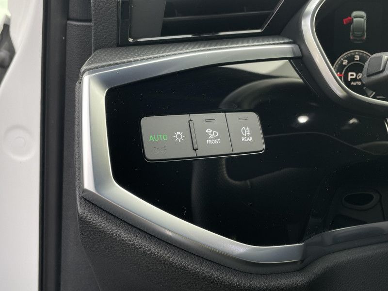 Audi Q3 Sportback Q3 Sportback 35 TDI 150 ch S tronic 7 S Edition 5p  occasion � Onet-le-Ch�teau - photo n�9