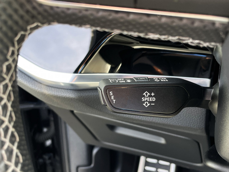 Audi Q3 Sportback Q3 Sportback 45 TFSIe  245 ch S tronic 6 S line 5p  occasion à Onet-le-Chteau - photo n°4