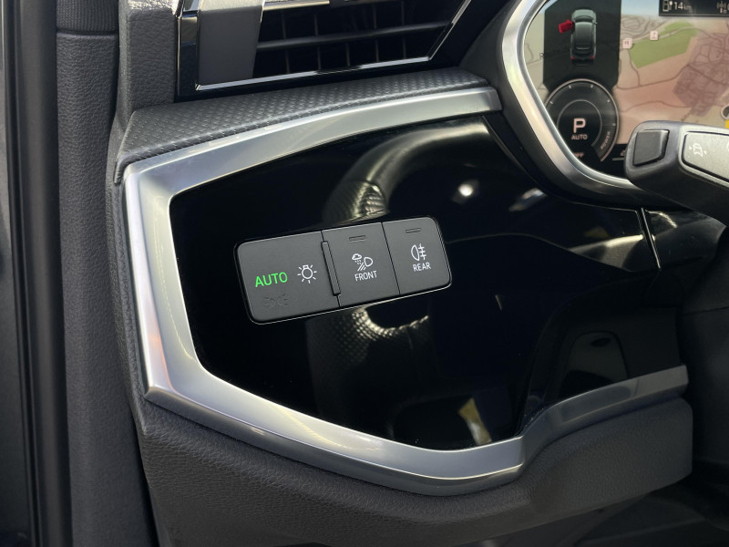 Audi Q3 Sportback Q3 Sportback 45 TFSIe  245 ch S tronic 6 S line 5p  occasion à Onet-le-Chteau - photo n°11