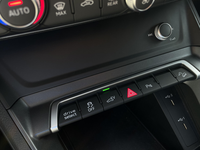 Audi Q3 Sportback Q3 Sportback 45 TFSIe  245 ch S tronic 6 S line 5p  occasion  Onet-le-Chteau - photo n10