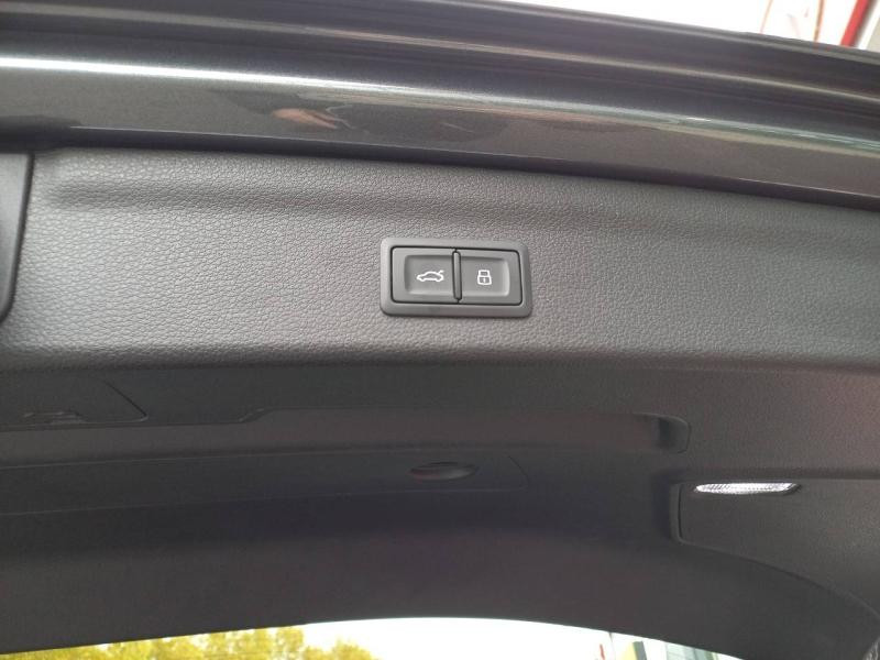 Audi Q3 35 TFSI 150ch Mild Hybrid S line S tronic 7 2020 - photo n°15 Audi Q3 35 TFSI 150ch Mild Hybrid S line S tronic 7  occasion à Vert-Saint-Denis - photo n°15