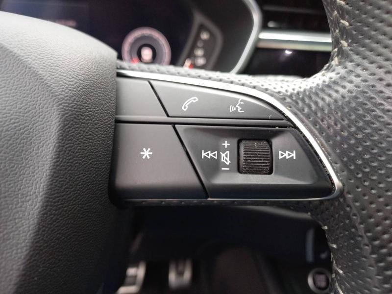 Audi Q3 35 TFSI 150ch Mild Hybrid S line S tronic 7 2020 - photo n°19 Audi Q3 35 TFSI 150ch Mild Hybrid S line S tronic 7  occasion à Vert-Saint-Denis - photo n°19