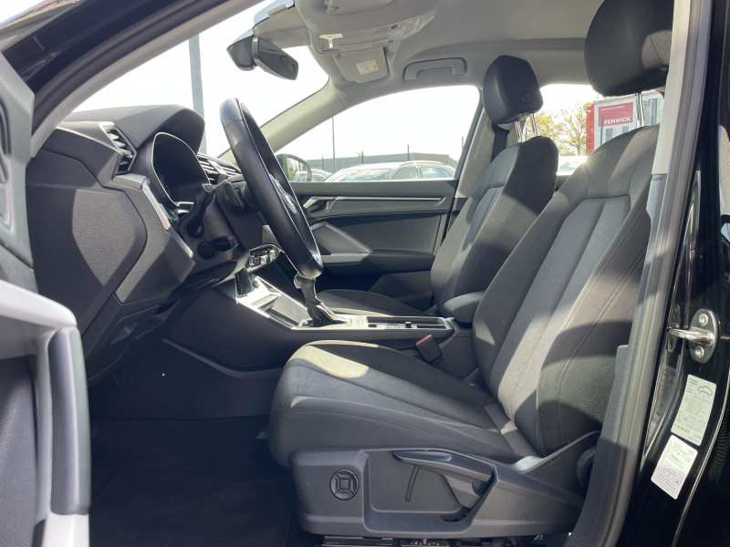 Audi Q3 Q3 35 TFSI 150 ch S tronic 7 Business line 5p 2022 - photo n°16 Audi Q3 Q3 35 TFSI 150 ch S tronic 7 Business line 5p  occasion à Onet-le-Château - photo n°16
