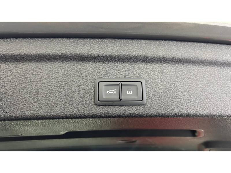 Audi Q3 Sportback 45 TFSIe 245 ch S tronic 6 S line  occasion  SAINT-OUEN - photo n8