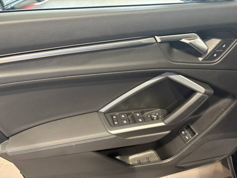 Audi Q3 VP 45 TFSIe 245 ch S tronic 6 S line  occasion  ROISSY-EN-France - photo n6