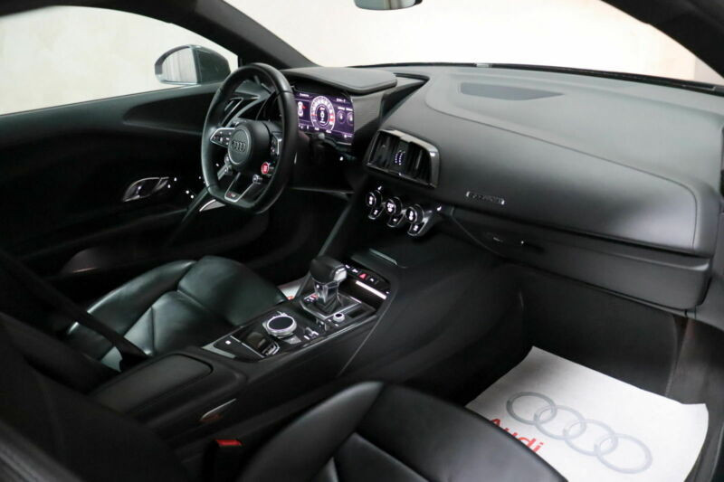 Audi R8 5.2 V10 FSI 610CH PLUS QUATTRO S TRONIC 7  occasion à Villenave-d'Ornon - photo n°12